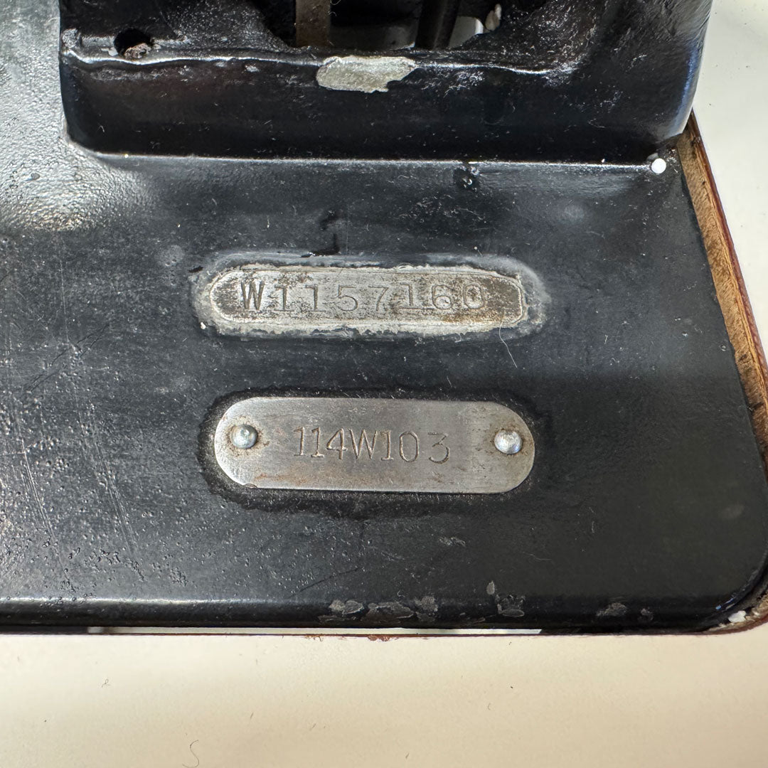 ハンドルミシン - Singer114w103 (Serial:W1157160)