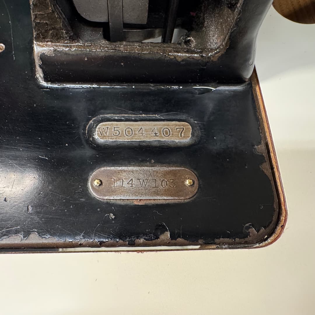 ハンドルミシン - Singer114w103 (Serial:W504407)