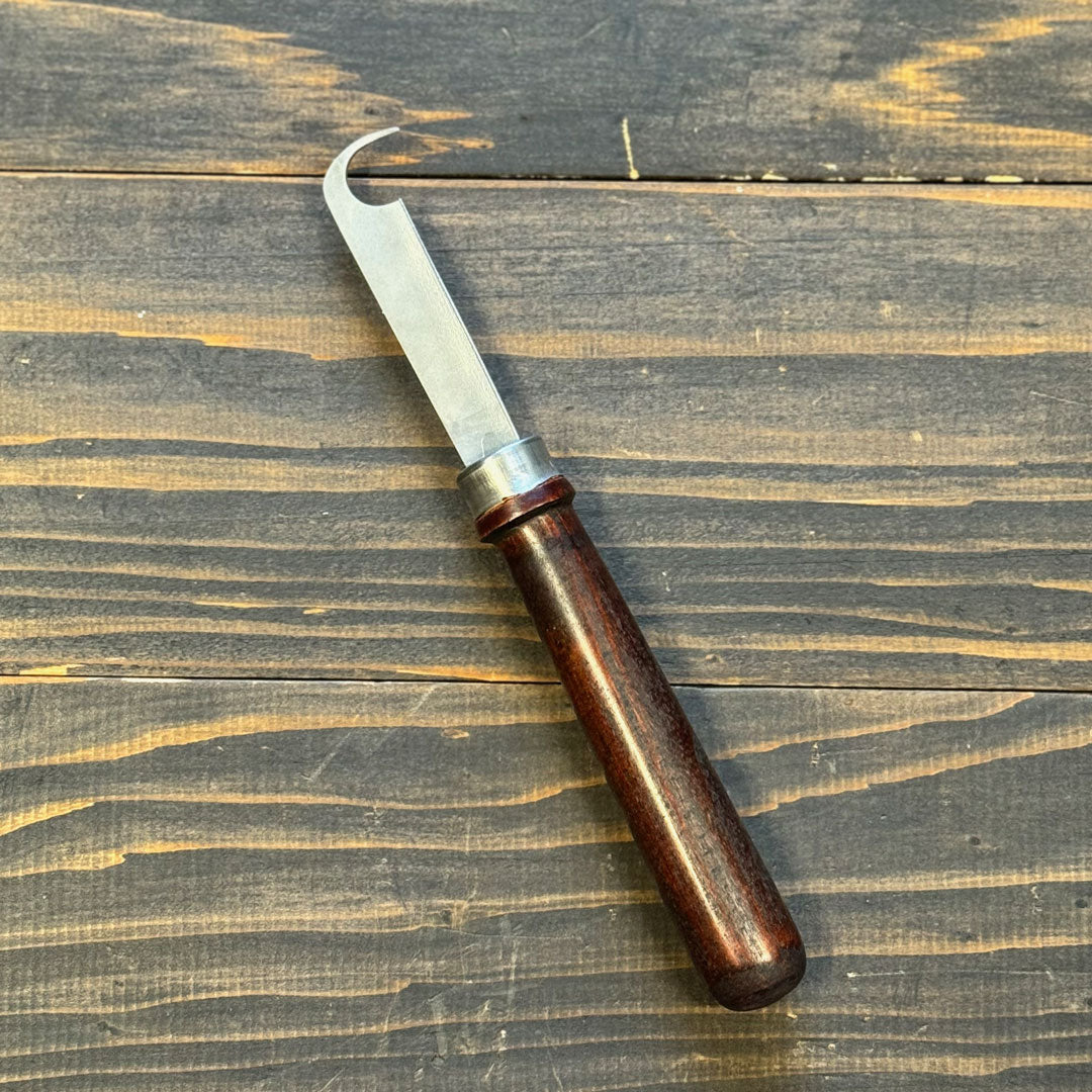 Hook knife for chainstitch embroidery machine