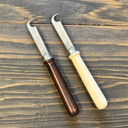 Hook knife for chainstitch embroidery machine